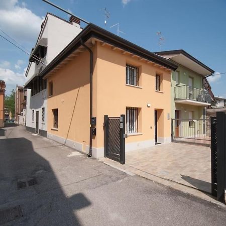 Casa Gemma - Big Family House With Free Parking Apartment San Giovanni Lupatoto Exterior photo