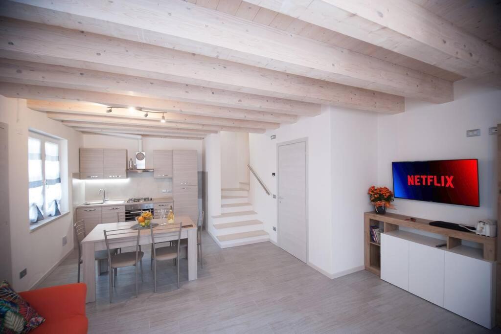 Casa Gemma - Big Family House With Free Parking Apartment San Giovanni Lupatoto Exterior photo
