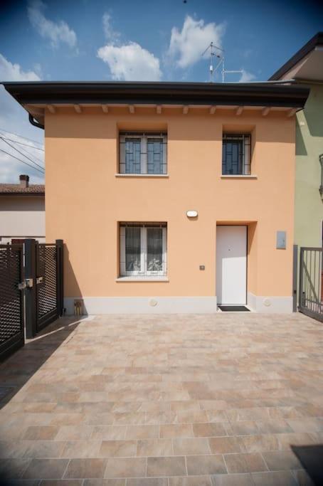 Casa Gemma - Big Family House With Free Parking Apartment San Giovanni Lupatoto Exterior photo
