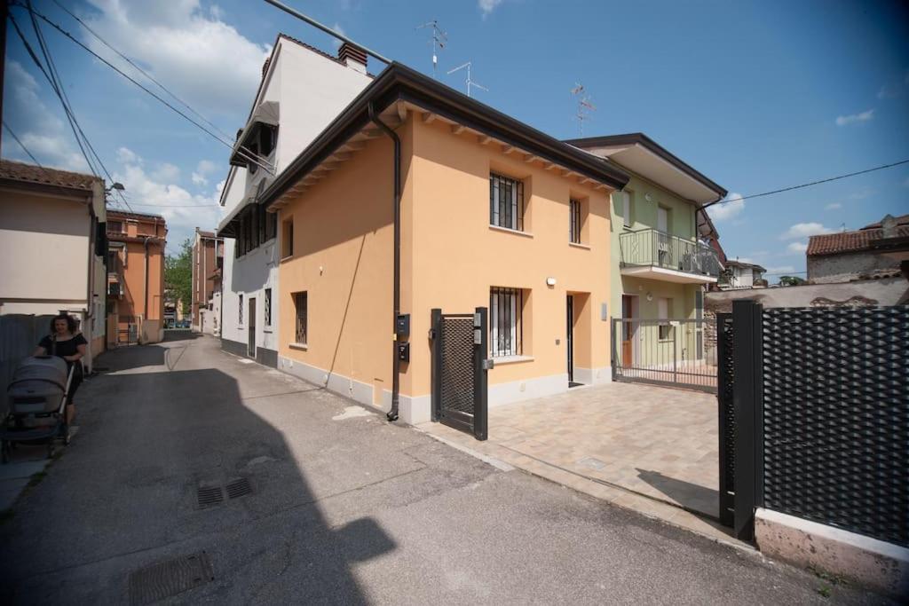 Casa Gemma - Big Family House With Free Parking Apartment San Giovanni Lupatoto Exterior photo